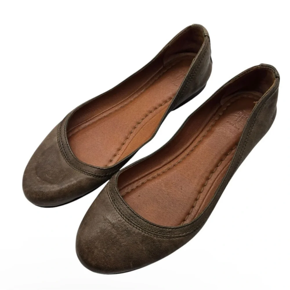 Frye Carson Ballet flat brown size 6.5